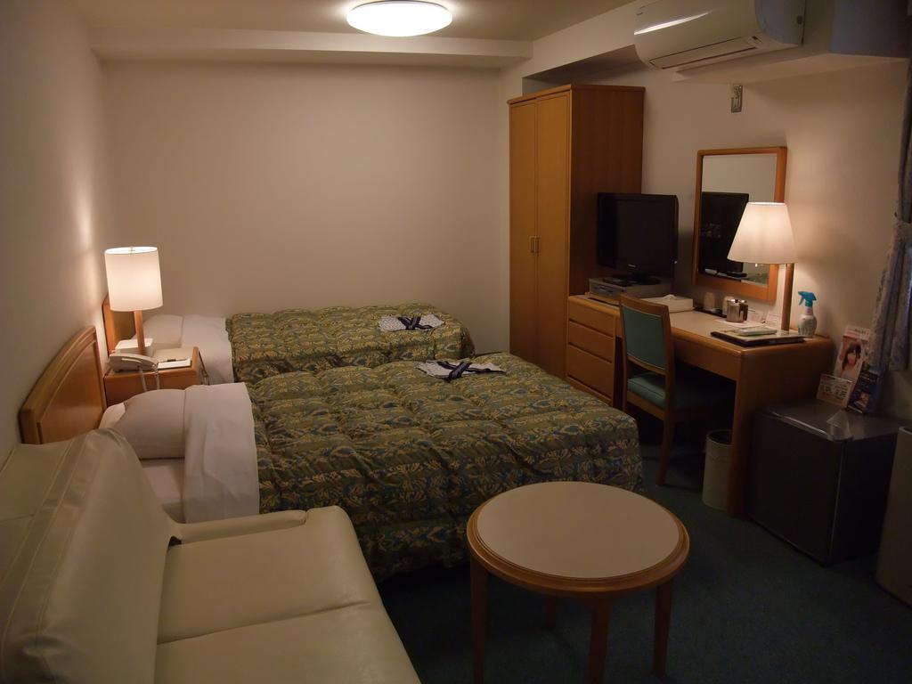 Twin Room B - Non-Smoking